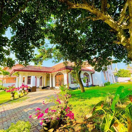 Grand Villa Negombo Exterior foto